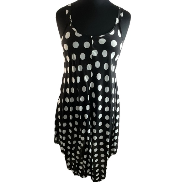 Simply Couture Polka Dot Sleeveless Handkerchief Hem Dress - in Black and White - Picture 2 of 13